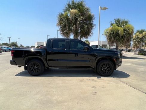 Used 2026 Nissan Frontier SV w/ Tow Package RWD image 7