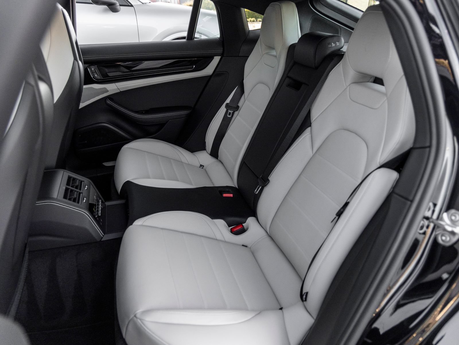 Certified 2026 Porsche Panamera 4 AWD/4WD image 29