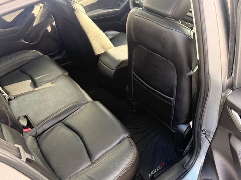 Used 2014 MAZDA MAZDA3 i Grand Touring image 11