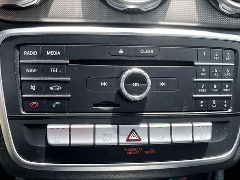 Certified 2020 Mercedes-Benz GLA 250 image 33