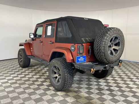 Used 2014 Jeep Wrangler Unlimited Sahara w/ Dual Top Group AWD/4WD image 14