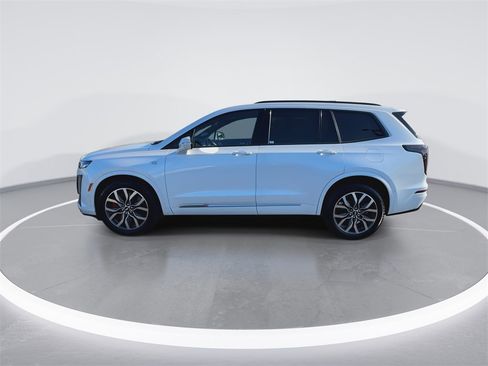 Used 2024 Cadillac XT6 Sport image 5