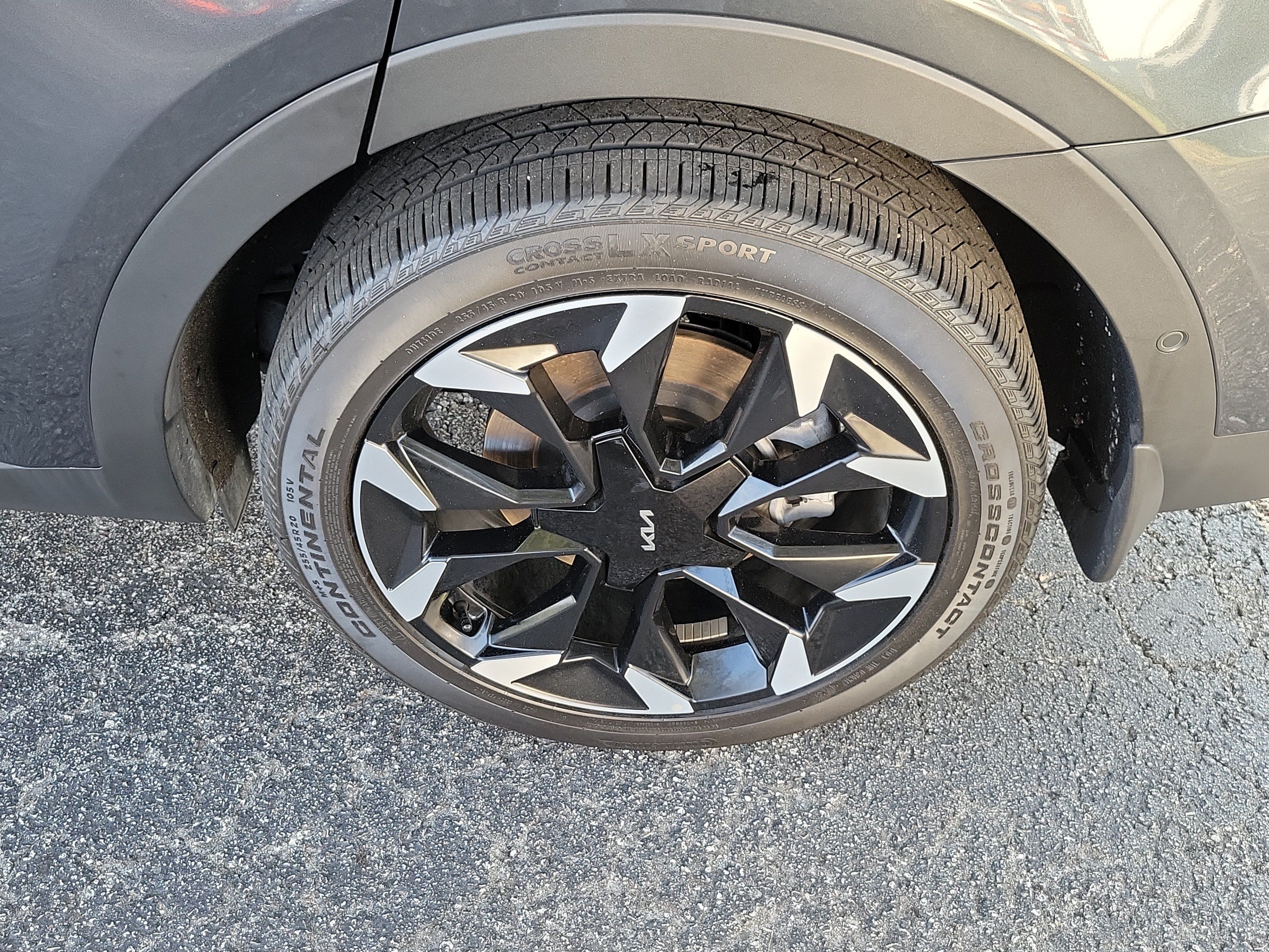 Certified 2025 Kia Sorento SX FWD image 39