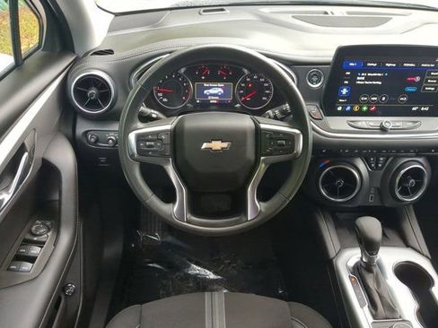 Used 2024 Chevrolet Blazer LT w/ Convenience Package FWD image 15