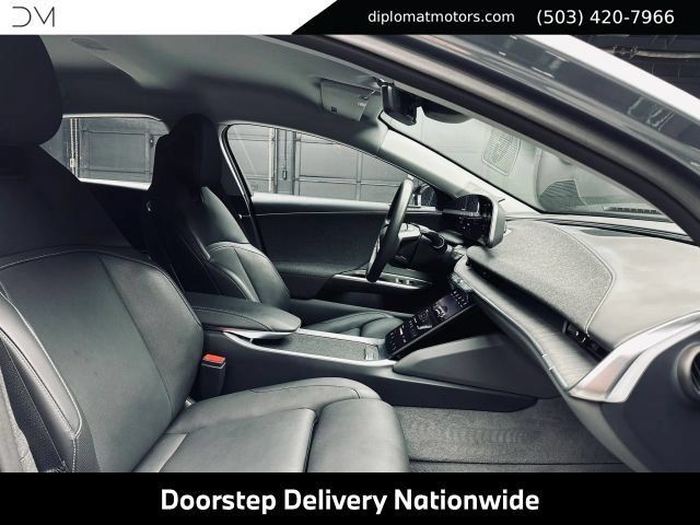 Used 2025 Lucid Air Pure RWD image 20