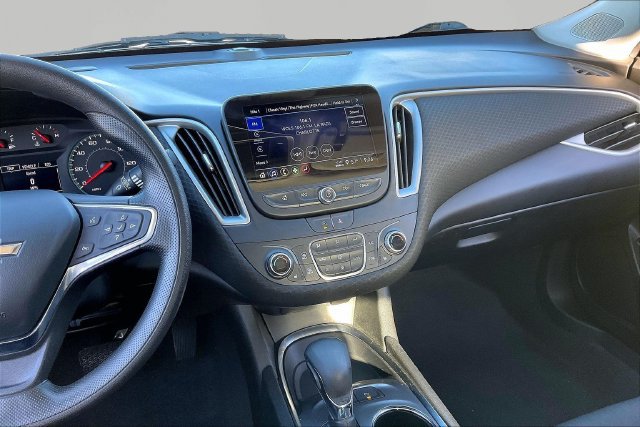 Used 2025 Chevrolet Malibu LT FWD image 9
