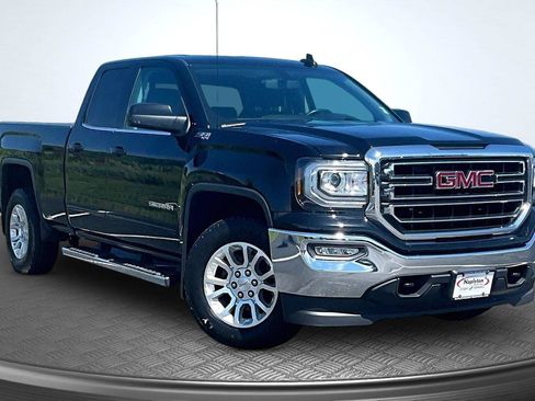 Used 2017 GMC Sierra 1500 SLE w/ SLE Value Package AWD/4WD image 13