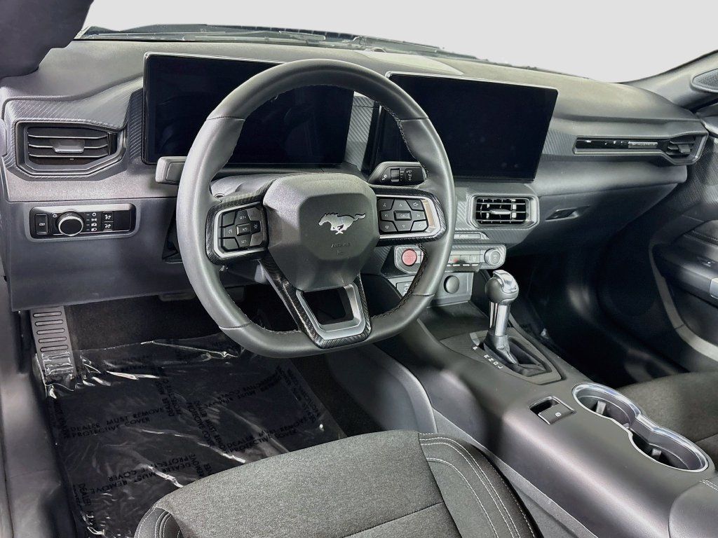 Used 2024 Ford Mustang Coupe RWD image 10