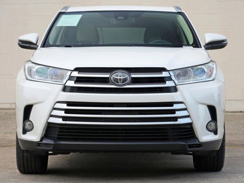 Used 2018 Toyota Highlander XLE FWD image 6