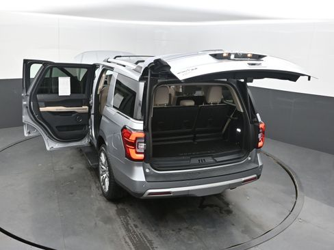Used 2022 Ford Expedition Limited image 48