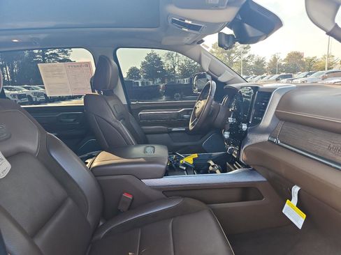 Used 2022 RAM 1500 Limited image 10