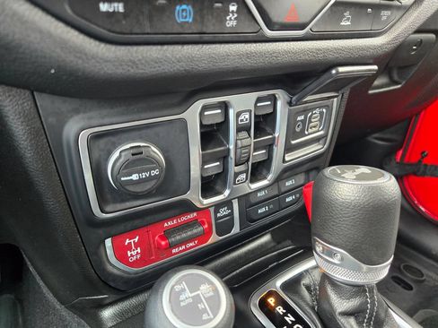 Used 2025 Jeep Wrangler Unlimited Sport S 4xe AWD/4WD image 27