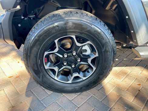 Used 2021 Jeep Wrangler Sport image 9