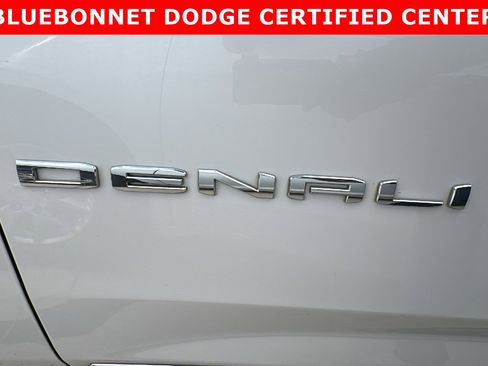 Used 2022 GMC Yukon Denali AWD/4WD image 18