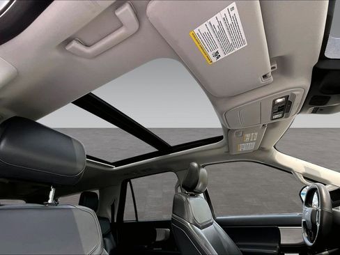 Used 2025 Ford Expedition Max Active AWD/4WD image 11