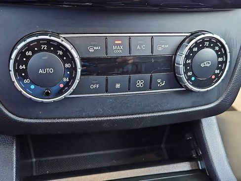 Certified 2018 Mercedes-Benz GLE 350 4MATIC w/ Premium 2 Package image 27