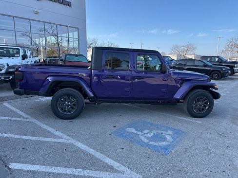 New 2026 Jeep Gladiator Sport image 35