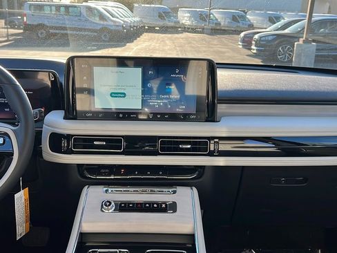 New 2025 Lincoln Aviator Reserve w/ Equipment Group 201A image 14