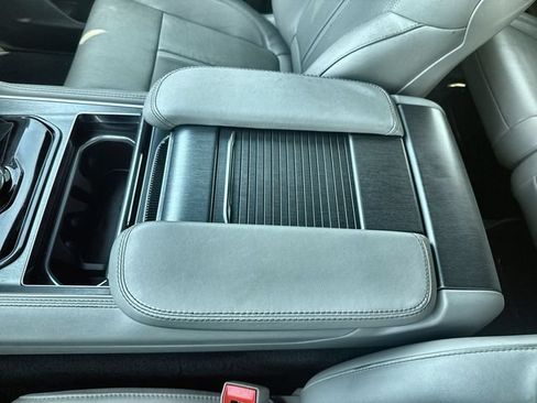 Used 2025 Jeep Wagoneer 4WD image 21