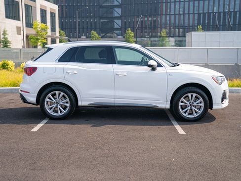 Used 2021 Audi Q3 2.0T Premium w/ Convenience Package AWD/4WD image 8