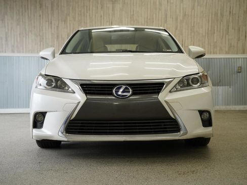 Used 2017 Lexus CT 200h CT 200h FWD image 2