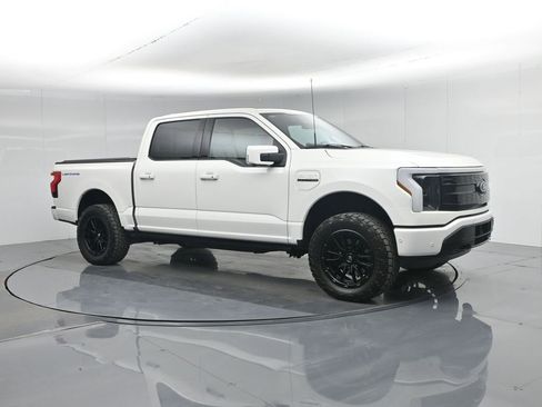 Used 2023 Ford F150 Lightning Platinum image 6