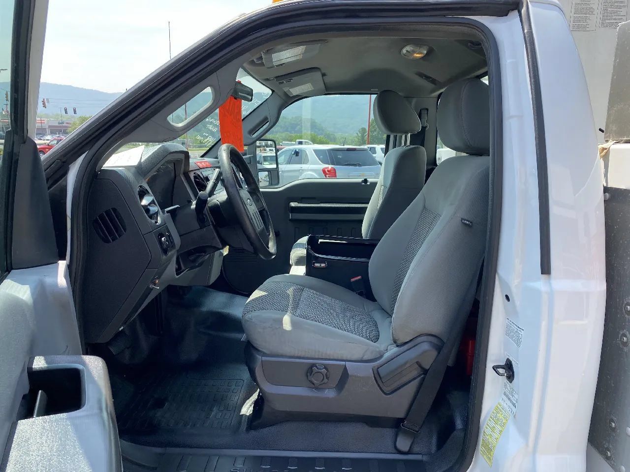 Used 2012 Ford F450 XL w/ Heavy Service Suspension Pkg RWD image 9