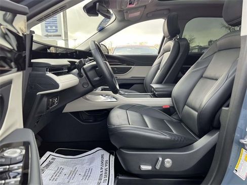 Used 2025 Lincoln Nautilus Premier w/ Equipment Group 102A image 10