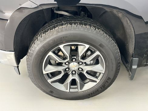 Used 2022 Chevrolet Silverado 1500 LT image 11