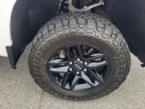 Used 2022 Chevrolet Silverado 1500 Custom Trail Boss w/ LPO, Dark Essentials Package image 16