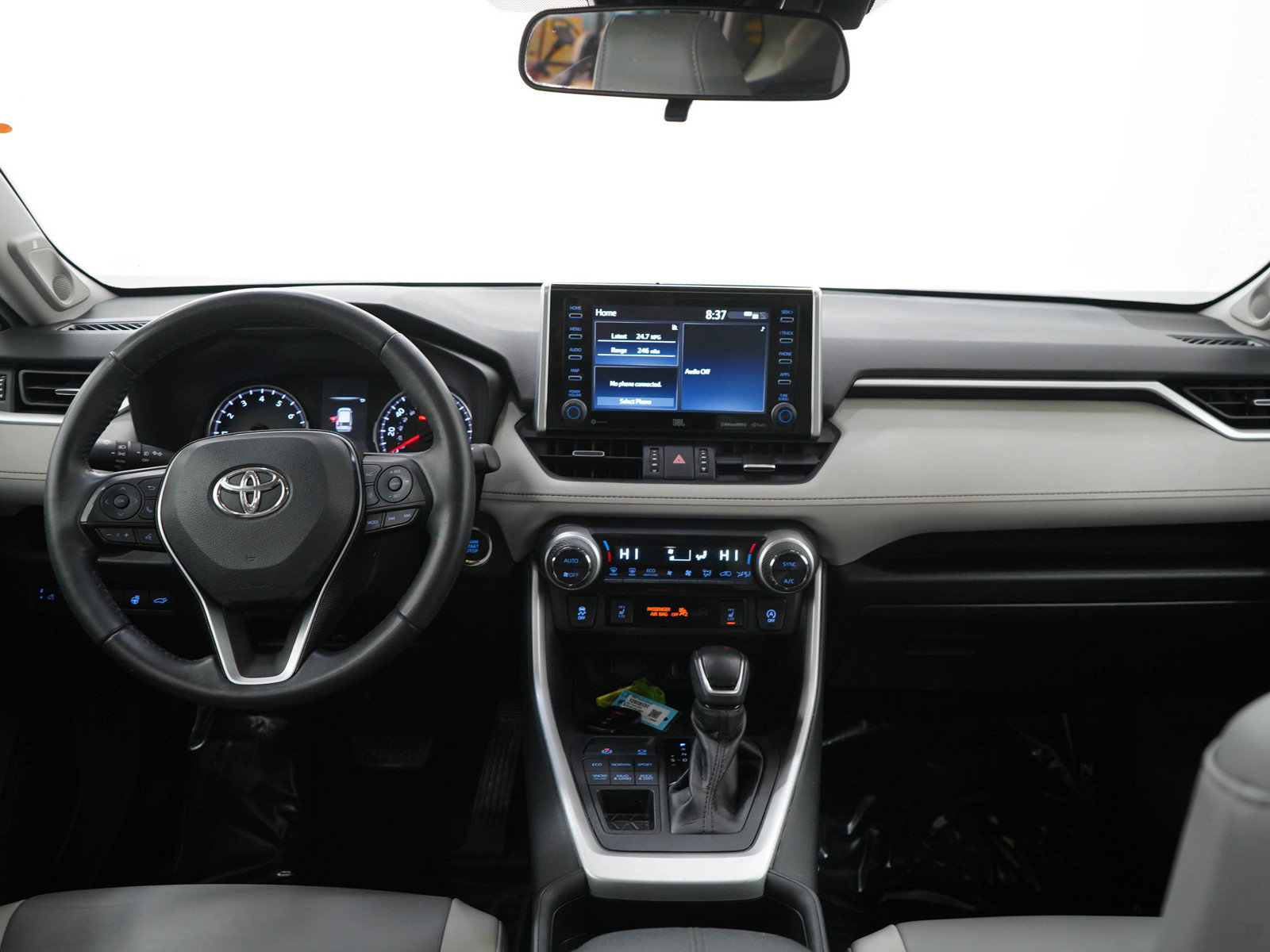 Used 2021 Toyota RAV4 XLE Premium AWD/4WD image 16