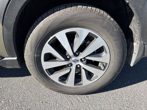 Certified 2025 Subaru Outback Premium image 12