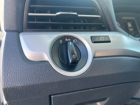 Used 2020 Volkswagen Passat 2.0T SE image 24