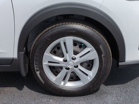 Certified 2025 Nissan Kicks Play S FWD image 10