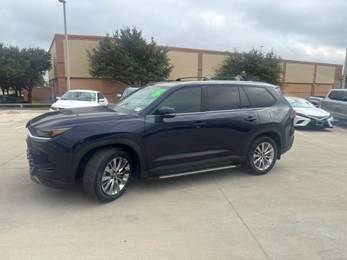 Used 2025 Toyota Grand Highlander AWD image 7