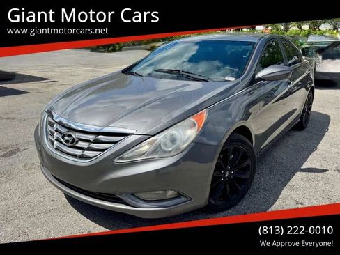 Used 2011 Hyundai Sonata SE image 1