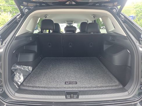 Certified 2026 Volkswagen Tiguan SE AWD/4WD image 32