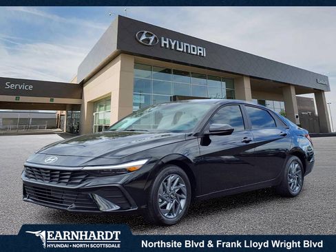 Certified 2024 Hyundai Elantra SEL FWD image 1