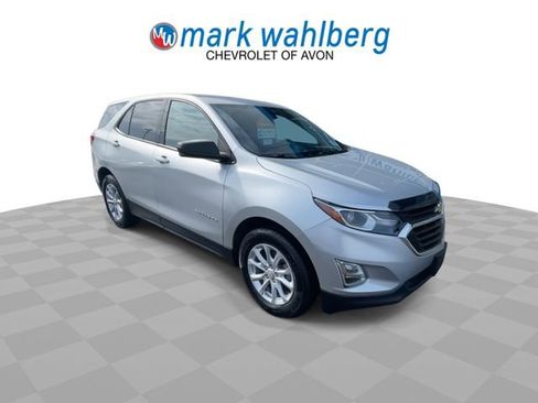 Certified 2019 Chevrolet Equinox LS w/ LS Convenience Package FWD image 2