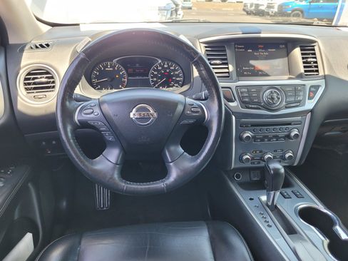 Used 2020 Nissan Pathfinder SL FWD image 19