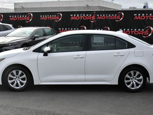 Used 2025 Toyota Corolla LE image 4