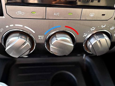Used 2017 Toyota Tundra SR5 w/ SR5 Upgrade Package RWD image 18