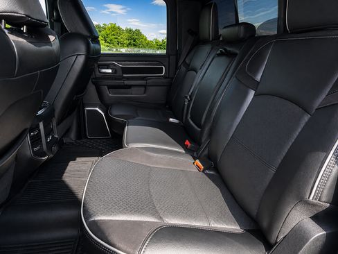 Used 2024 RAM 2500 Laramie w/ Sport Appearance Package AWD/4WD image 5