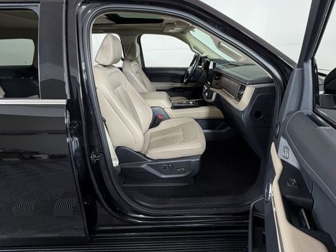 Used 2024 Ford Expedition Max Limited image 5