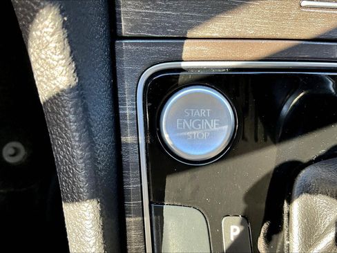 Used 2017 Volkswagen Passat 1.8T SE image 23