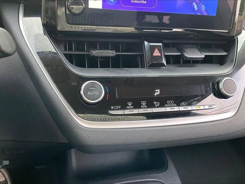 Used 2024 Toyota Corolla LE image 32