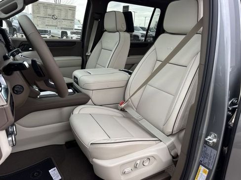 New 2026 GMC Yukon XL Denali w/ Denali Reserve Package image 10