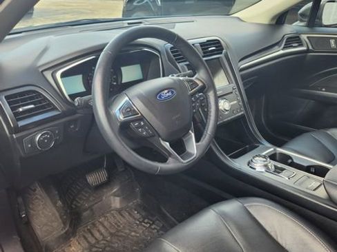 Used 2020 Ford Fusion Titanium image 12
