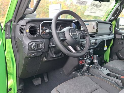 New 2025 Jeep Gladiator Mojave image 6
