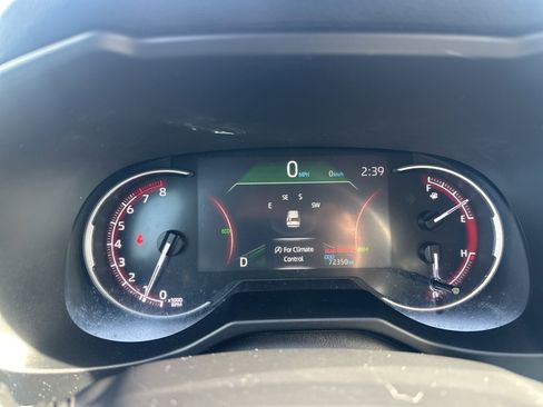 Used 2024 Toyota RAV4 XLE image 8